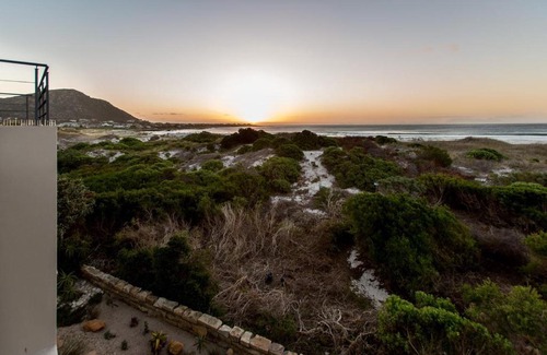 Pringle Bay Villa | Gecko House