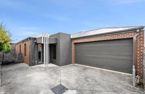 Bell Post Hill House | Geelong ReGen Living near City