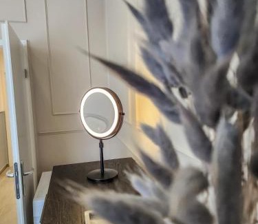 Luenen Apartment | GELI Homes L1 - 2x Zimmer, 2x Kingsize Bett, 1 bis 4 Personen, Parkplatz, TV, Wifi, top Küche, Kaffee, Tee