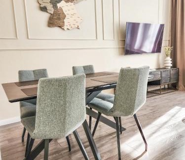 Luenen Apartment | GELI Homes L1 - 2x Zimmer, 2x Kingsize Bett, 1 bis 4 Personen, Parkplatz, TV, Wifi, top Küche, Kaffee, Tee