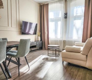 Luenen Apartment | GELI Homes L1 - 2x Zimmer, 2x Kingsize Bett, 1 bis 4 Personen, Parkplatz, TV, Wifi, top Küche, Kaffee, Tee