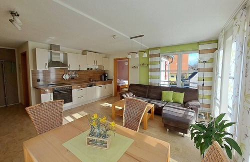 Wasserzell Apartment | Gemühtliche Ferienwohnung mit Garten und Liegewiese