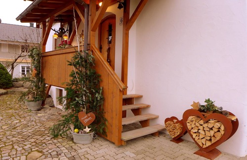 Bad Heilbrunn House | Gemütl. Ferienhaus, Holzofen, Große Terrasse, Finnische Sauna/haustierfreundlich