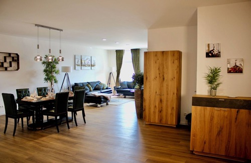 Neuburg an der Kammel Apartment | Gemütliche 3,5 Zimmer Ferienwohnung mit 100m2 Nahe zum Legoland Deuschlend