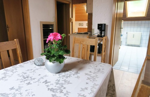 Schoenberg Apartment | Gemütliche 50qm Ferienwohnung mit Terrasse, Haustiere sind erlaubt