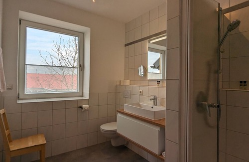 Nordheim a. Main Apartment | Gemütliche 50qm Ferienwohnung mit Balkon, kostenfreies Parken und WLAN; Frühstücksbuffet, voll ausgestatte Küche
