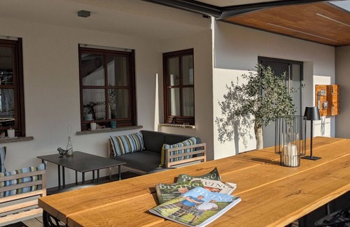 Nordheim a. Main Apartment | Gemütliche 50qm Ferienwohnung mit Balkon, kostenfreies Parken und WLAN, Frühstücksbuffet, voll ausgestattete Küche