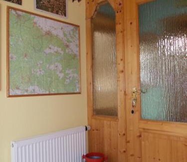 Benneckenstein Apartment | Gemütliche Einraumwohnung Im Erdgeschoss Mit Doppelbett Und Kaminofen