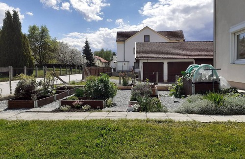 Johanniskirchen Apartment | Gemütliche Ferienwohnung für bis zu Fünf Persone mit Terrasse
