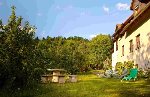 Marktrodach Apartment | Gemütliche Ferienwohnung (65qm) auf Bauernhof in ruhiger Lage
