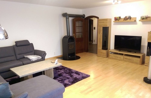 Dettenheim Apartment | Gemütliche Ferienwohnung mit Eigenem Balkon