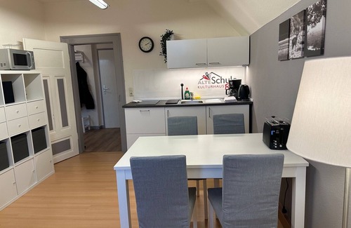 Weimar Apartment | Gemütliche Ferienwohnung in der Alten Schule in Roth Direkt am Lahntalradweg
