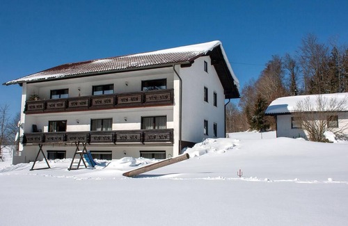 Neuschoenau Apartment | Gemütliche Ferienwohnung mit großer Terrasse direkt am Nationalpark Lusen
