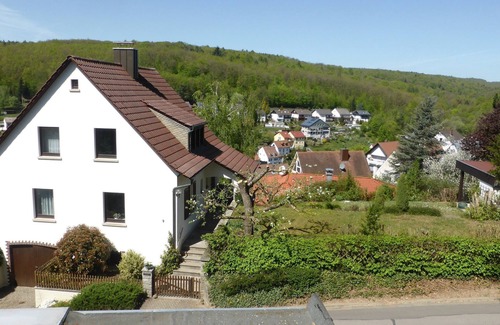 Mainberg Apartment | Gemütliche Ferienwohnung mit herrlichem Blick über das Maintal