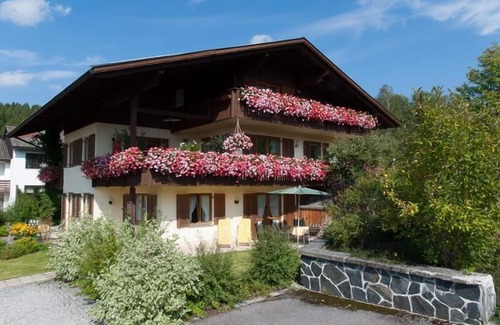 Silberberg Apartment | Gemütliche Ferienwohnung mit Großer Südterrasse
