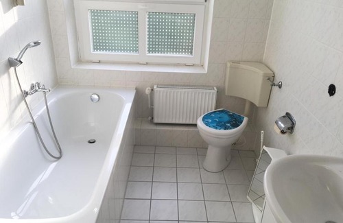 Knorrendorf Apartment | Gemütliche Ferienwohnung für 6 Personen im Schloss Kastorf