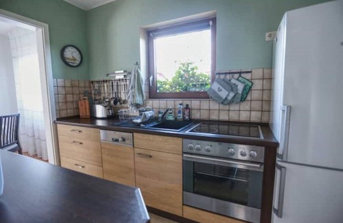Ilmenau Apartment | Gemütliche Ferienwohnung Elena 80m2, Terrasse, Garten, Parkplatz