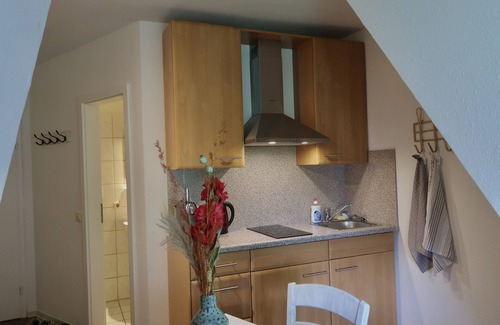 Jork Apartment | Gemütliche Ferienwohnung Unter Reetdach