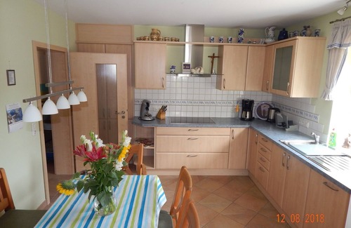 Kueps Apartment | Gemütliche FeWo (60m2) im EG mit kleinem Garten & Terrasse