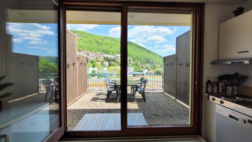 Bad Urach Apartment | Gemütliche Maisonette mit Dachterrasse und Weitblick