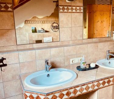 Wildpoldsried Apartment | Gemütliche Wohnung mit Ofen und Naturblick