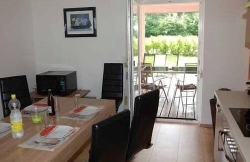 Wackersdorf Apartment | Gemütlicher Bungalow 75 m2 für bis zu 6 Personen