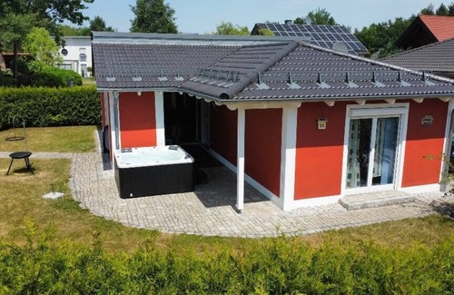 Wackersdorf Apartment | Gemütlicher Bungalow 75 m2 für bis zu 6 Personen