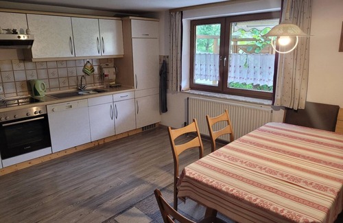 Eging am See Apartment | Gemütliches Doppelzimmer mit Separater Küche