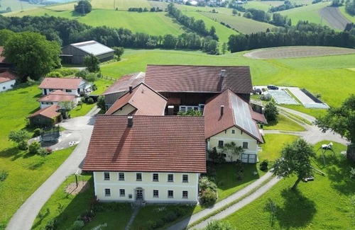 Roehrnbach Apartment | Gemütliches Feriendomizil (45 m2) im Bayerischen Wald mit Streichelzoo