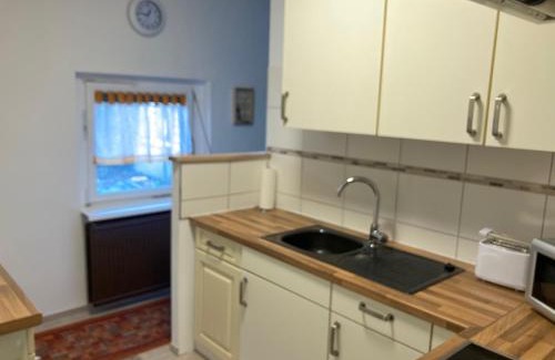 Drebkau Apartment | Gemütliches Ferienhaus 70qm mit Garten Sitzecke Grill 5 Minuten zum See