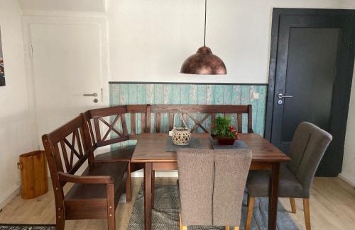 Drebkau Apartment | Gemütliches Ferienhaus 70qm mit Garten Sitzecke Grill 5 Minuten zum See