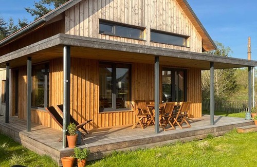 Warin House | Gemütliches Holzhaus am See