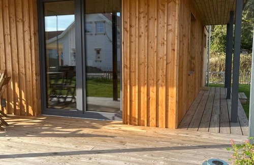 Warin House | Gemütliches Holzhaus am See