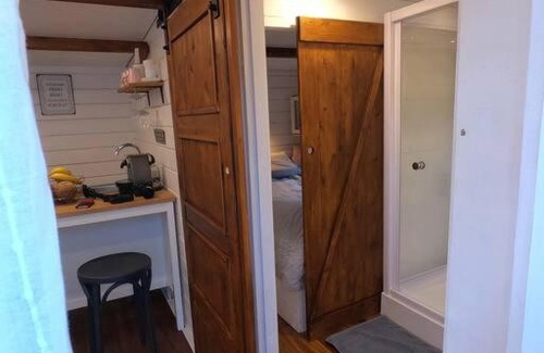 Bad Sauerbrunn House | Gemütliches Tinyhouse im Garten einer Villa mit Trenntoilette