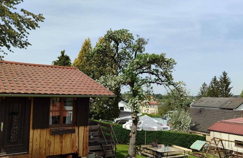 Velden Ski Chalet | Gemütliches und Liebevoll Gestaltetes Tiny House in Großem Grundstück