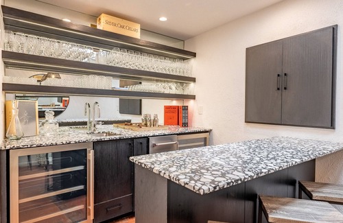 Taos House | Gem Hacienda-Taos, NM-Thanksgiving in a Luxe Home-9 bedrooms-Sleeps 30-Book Now!