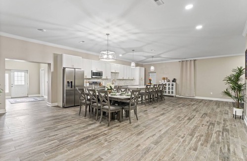 Fredericksburg House | Gem in a box!
