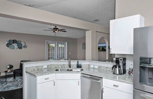 Sanford House | Gem of Sanford! Clean, Stylish, Great Location