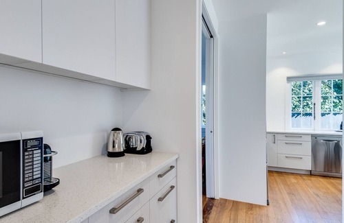 Havelock North House | Gem on Gillean - Havelock North Holiday Home