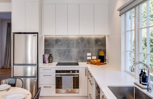 Havelock North House | Gem on Gillean - Havelock North Holiday Home