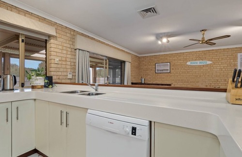 Abbey House | Gem on Jones - Abbey Beach