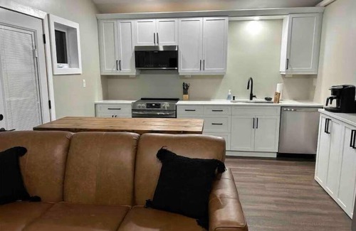 Kingsville Apartment | Gem on Prospect