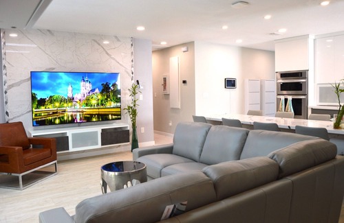 Oceanside House | GemCoastalHome,Grill,ModernAmenities,Fireplace,HotTub,EVChargerLegoland,Safari