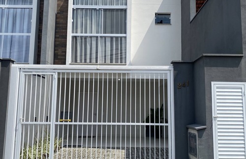Agua Verde Apartment | Geminado Moderno e Minimalista Proximo Oktoberfest