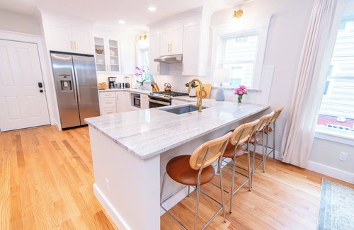 New Haven Apartment | Gemstone: Family-friendly, Close to Yale & Downtown New Haven