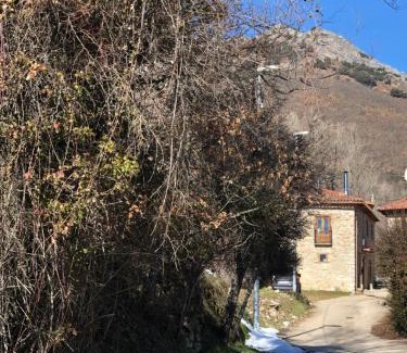 Cuevas de Vinayo House | Genciana, Casa Rural con encanto en La Montaña Leonesa