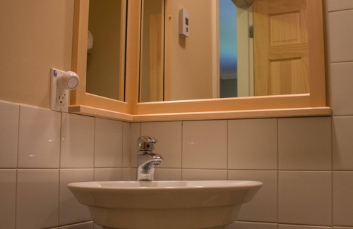 Genelle Bed & Breakfast | Genelle House B&B Guest House