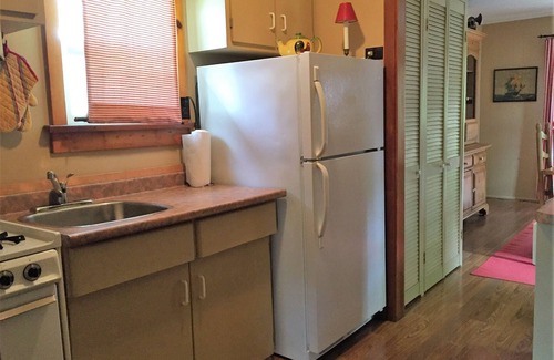 Historic Old Town House | General's Retreat Cozy Cottage