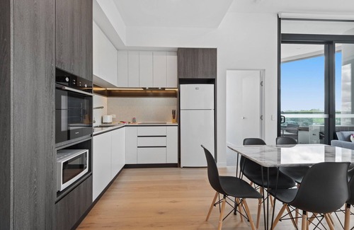 Alphington Apartment | Generous 2-Bed Apartment with Great Amenities
