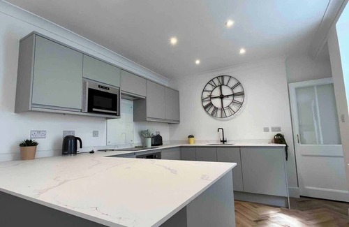 Chysauster House | Generous 5 bed House~Penzance close to station
